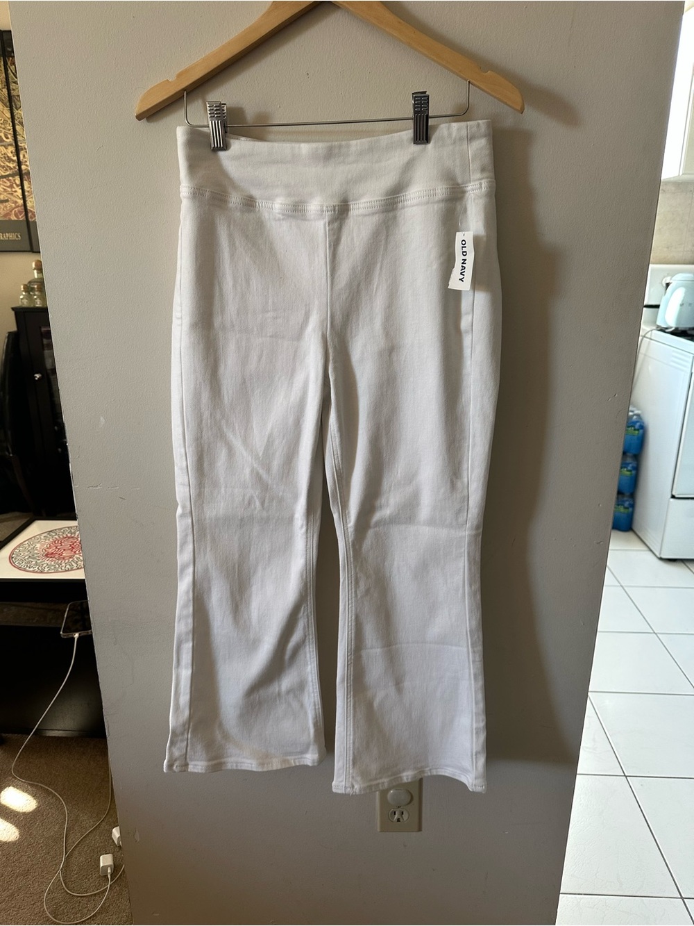 Old Navy White Pull-On Flared Leg Pants, length 34”